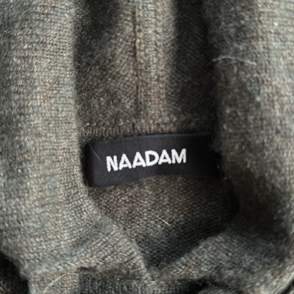 Deep Green Cashmere Hoodie - Picture 4 of 7